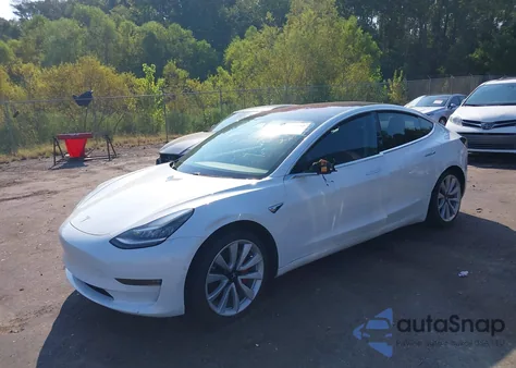 2018 Tesla Model 3 Long Range/Mid Range из США, поврежденный, VIN 5YJ3E1EAXJF025089